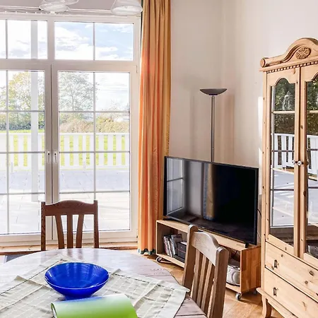 Cozy In Apartment Hohen Wieschendorf