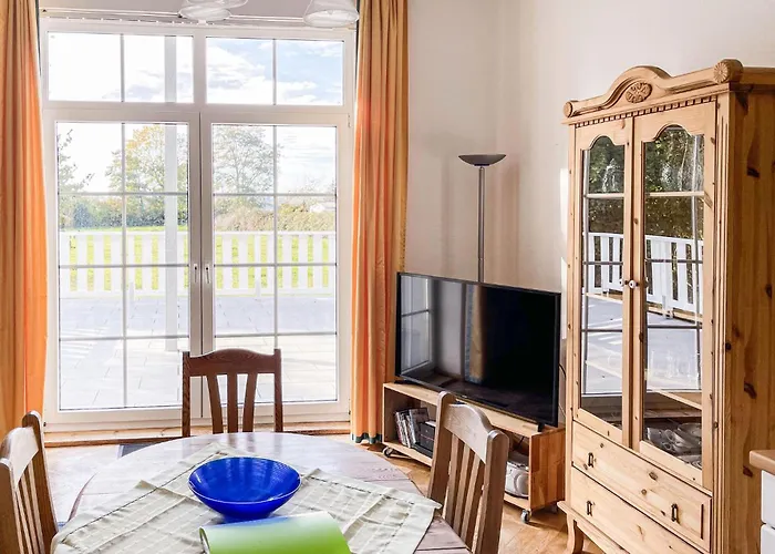 Amazing In Apartment Hohen Wieschendorf